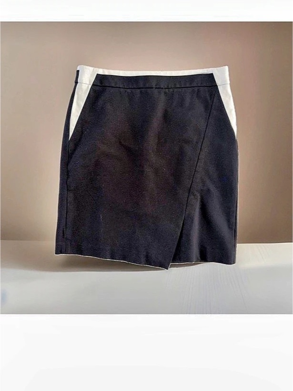 White House Black Market Mini Wrap-Front Skirt in Black & White Size 4 Like New